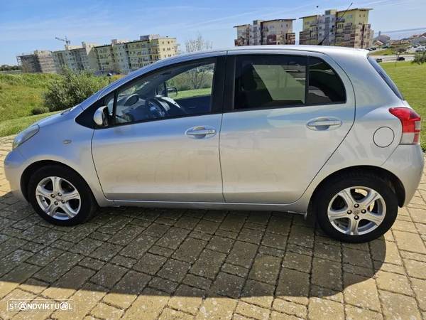 Toyota Yaris 1.33 VVT-i Rock Rio10+VSC - 10