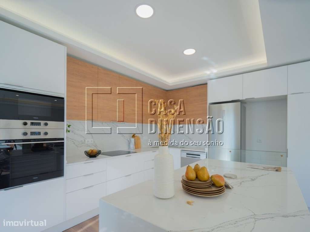 Moradia de tipologia T4+2 na melhor zona da Sobreda, com Piscina, G...-23