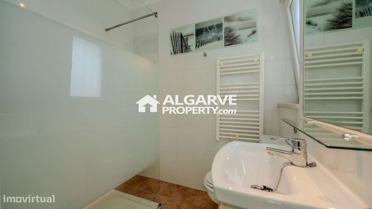 Moradia V4 térrea perto da praia entre Vilamoura e Vale do Lobo-11