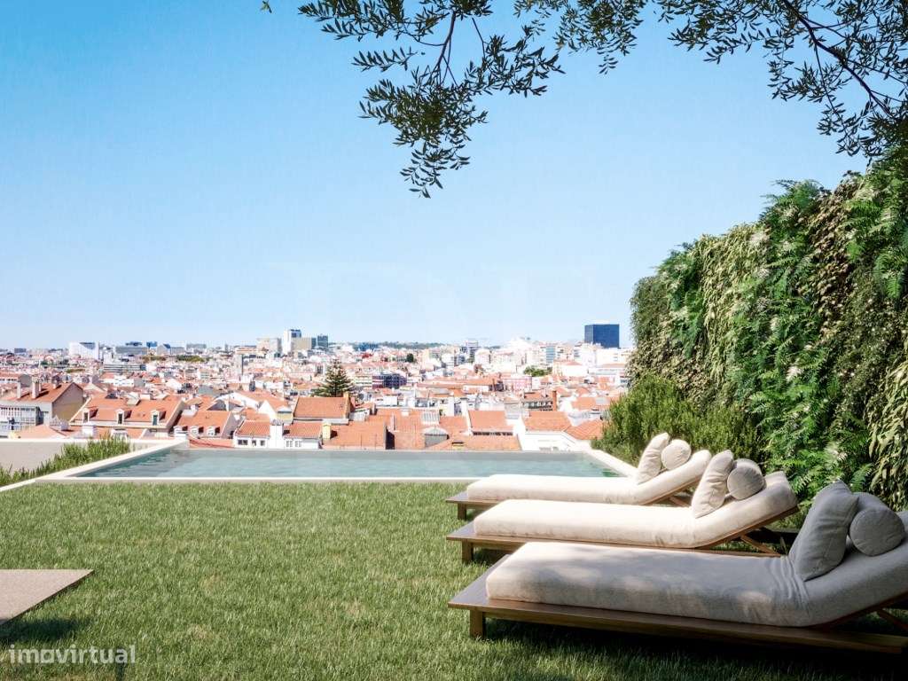 Apartamento T2 com varanda numa das zonas mais desejadas de Lisboa-9