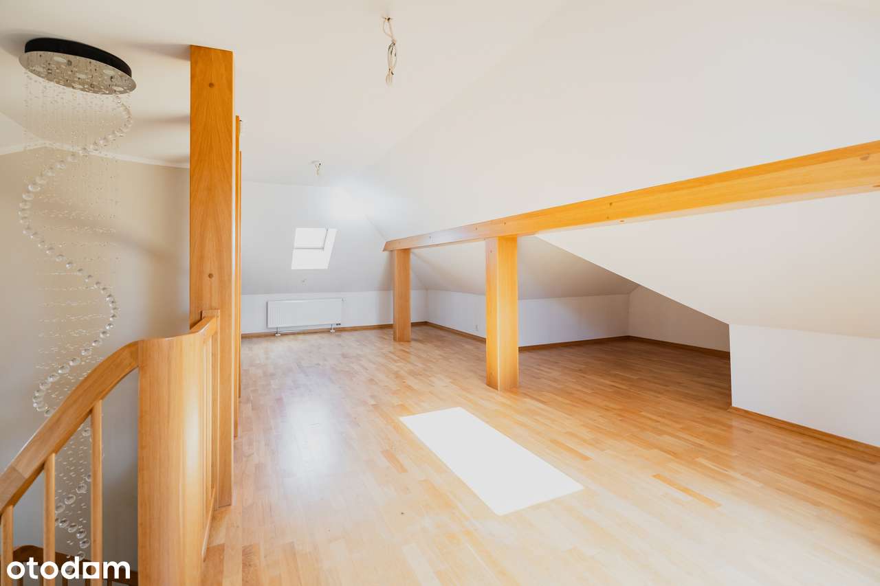 Wolnostojący, imponujący dom 361 m2, do zamieszkania-13