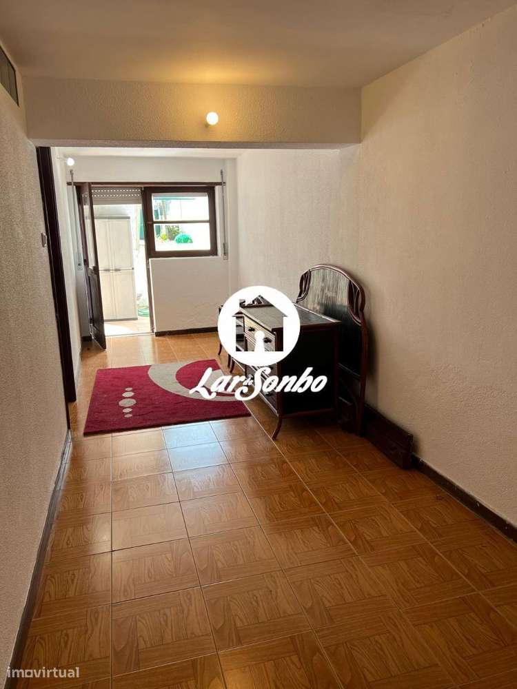 Apartamento T2 com CAVE e TERRAÇO de 80m2 à constituição-10