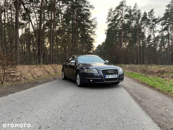 Audi A6 2.4 - 1