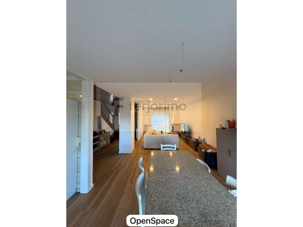 Moradia Geminada T3 com Vista Deslumbrante sobre Guimarães-9