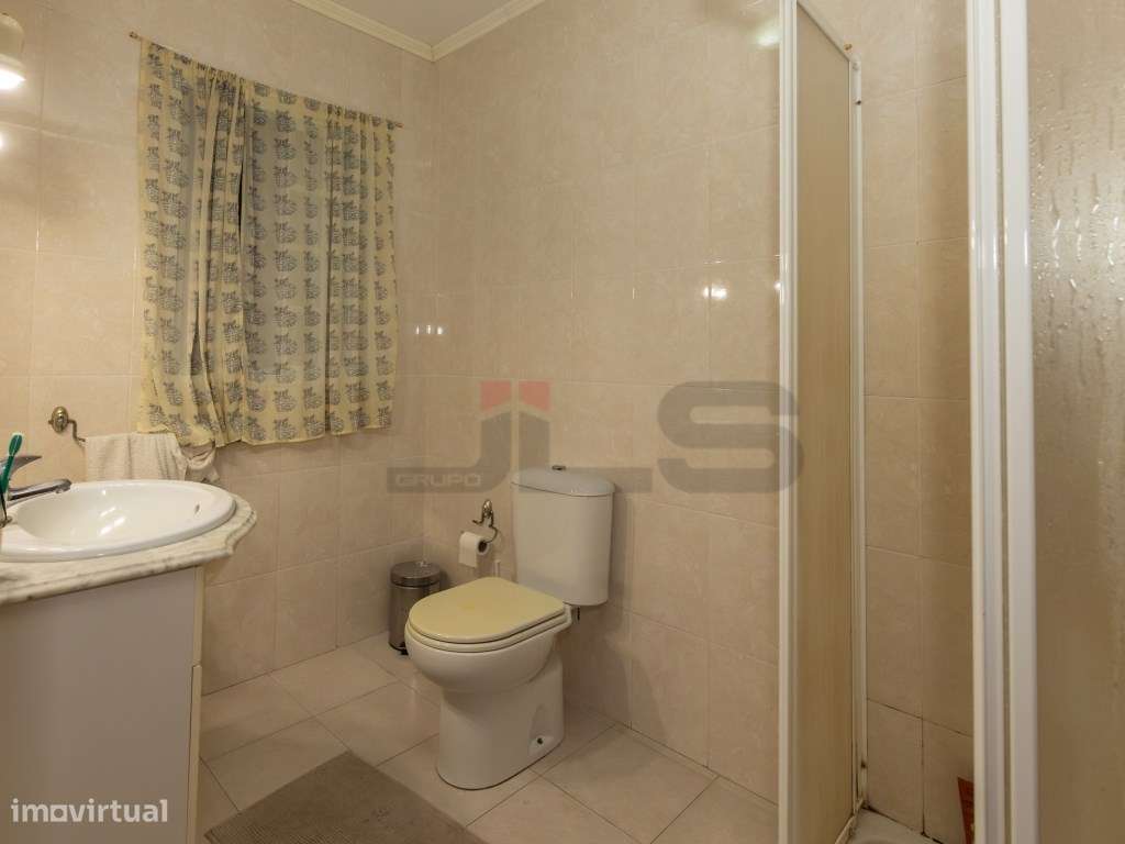 Moradia V4+1 próximo do Parque Urbano, São Pedro, Ponta Delgada-10