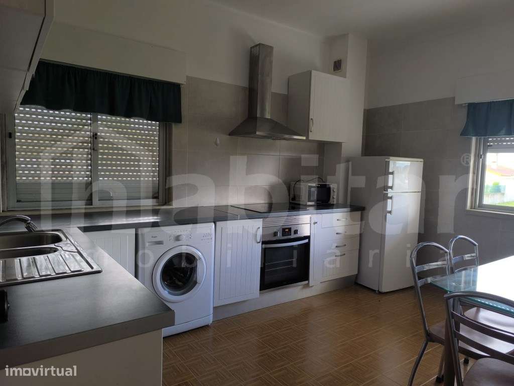 Andar Moradia T2 - Totalmente Mobilado - Grande imagem: 2/16