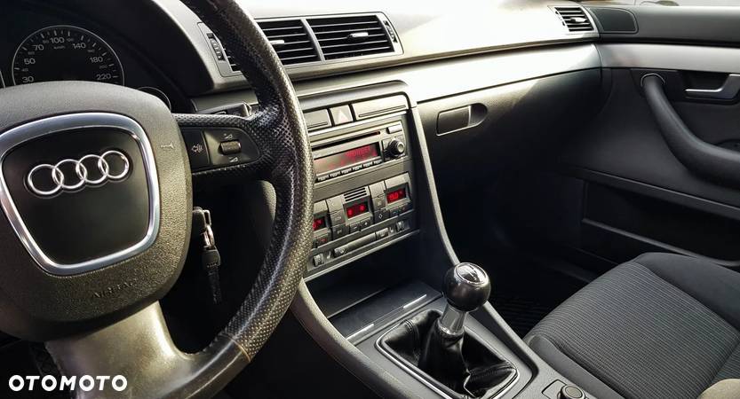 Audi A4 2.0 - 9