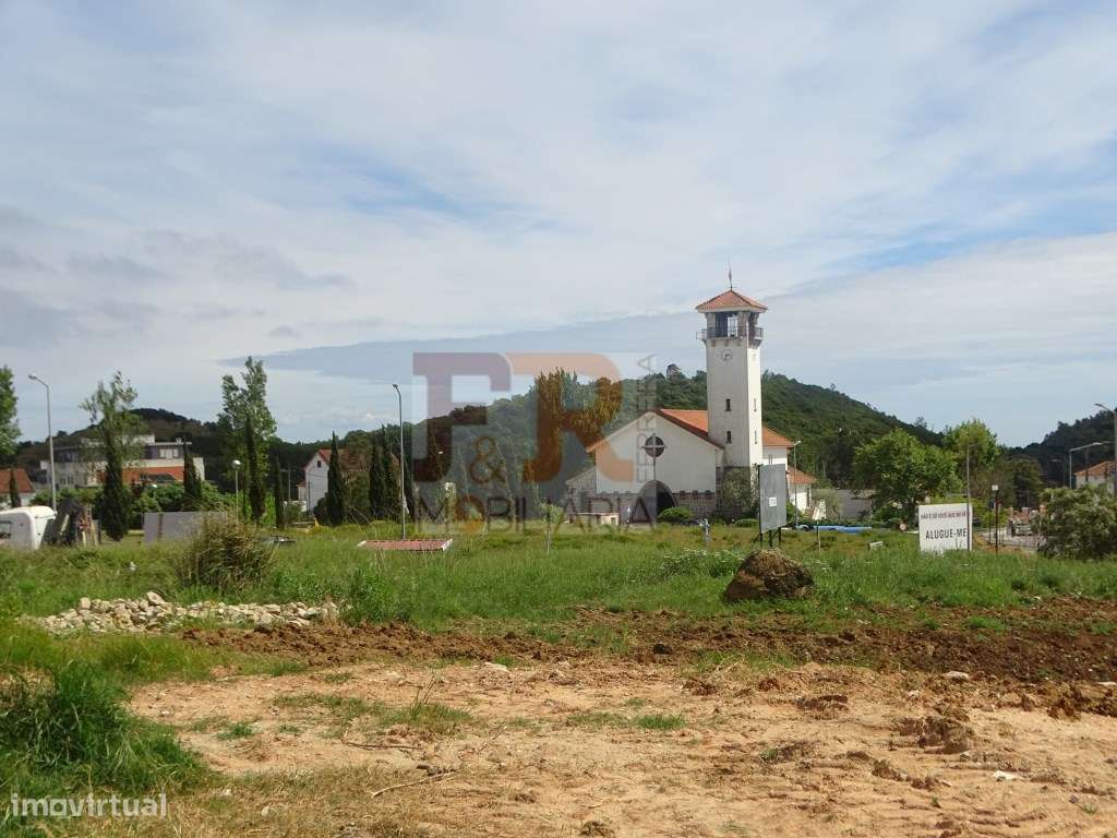 LUXO! Apartamento T2 com Parqueamento Sesimbra-11