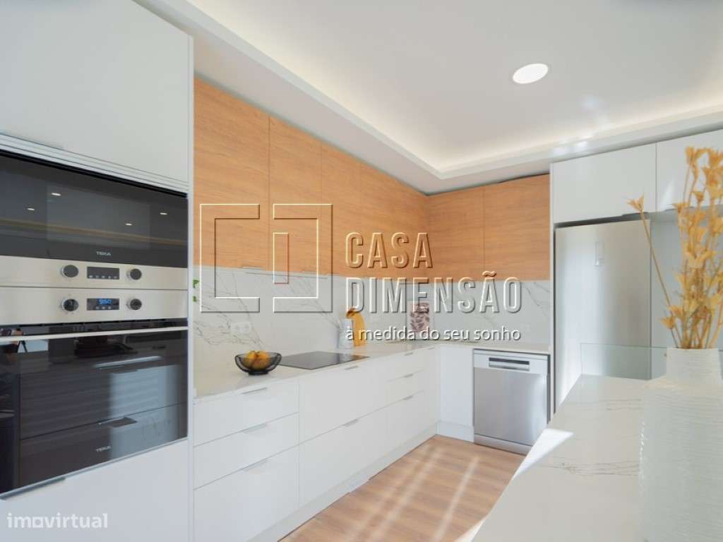 Moradia de tipologia T4+2 na melhor zona da Sobreda, com Piscina, G...-25