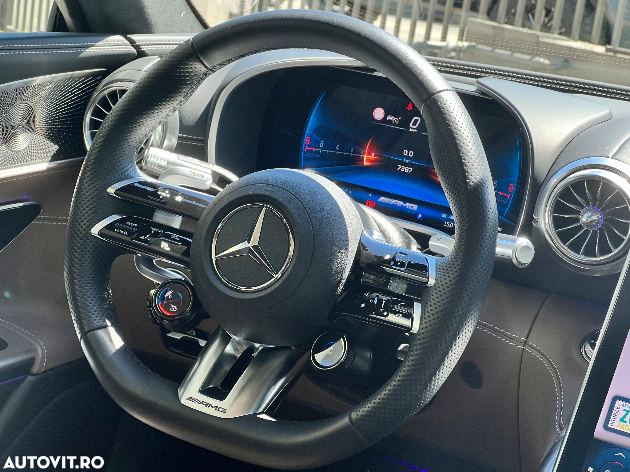 Mercedes-Benz SL AMG 63 4MATIC+ AMG SPEEDSHIFT MCT 9G - 13