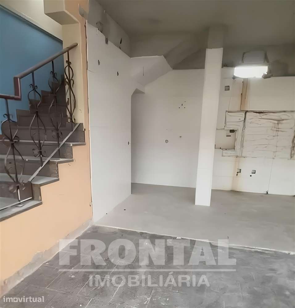 Loja com Projeto para 4 apartamentos T1 - Oportunidade de Investimento - Grande imagem: 4/10