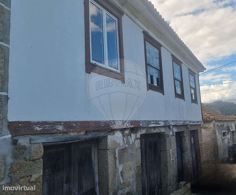 Moradia T5 para venda-8