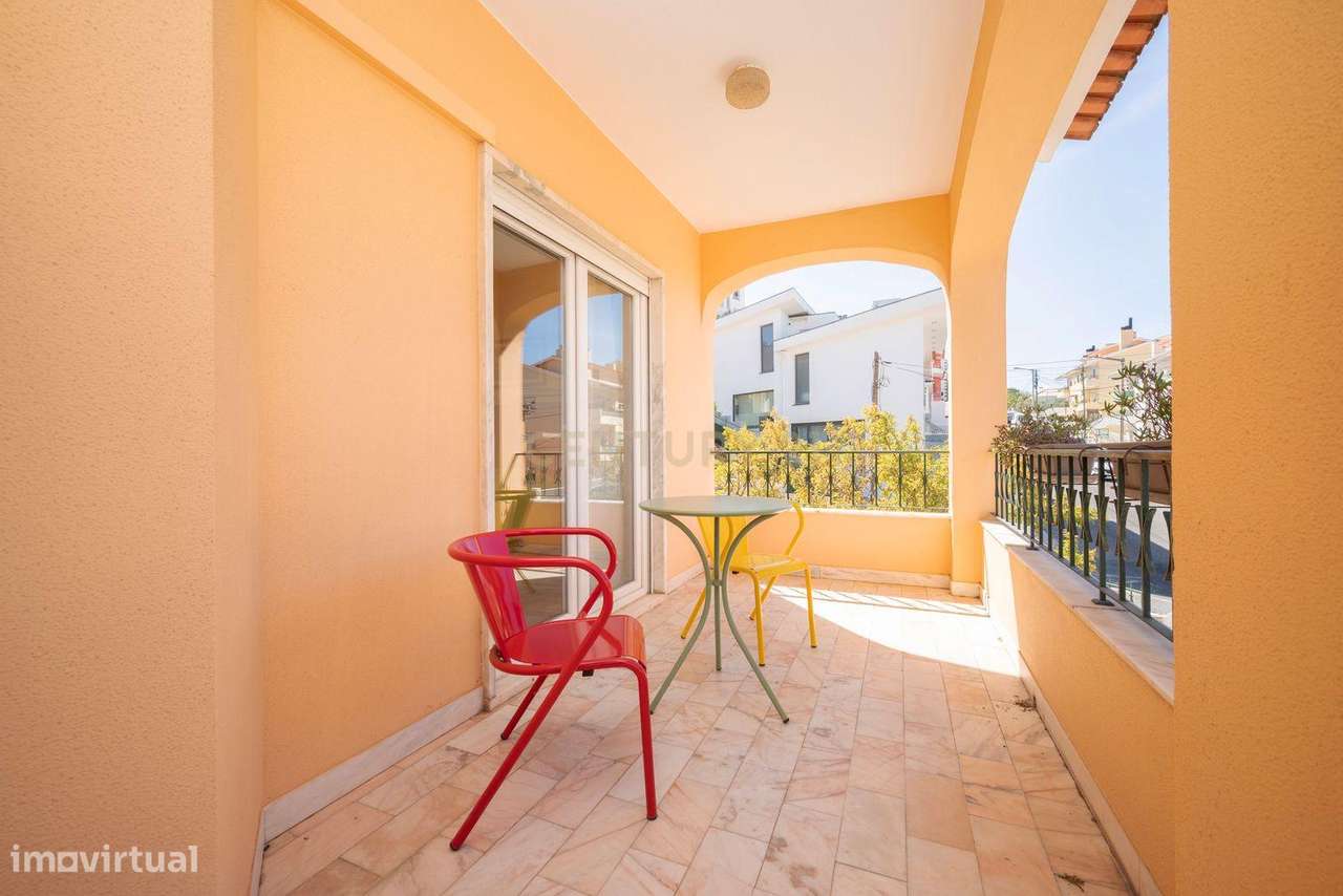 Moradia remodelada de 6 assoalhadas Exclusiva no Estoril-24