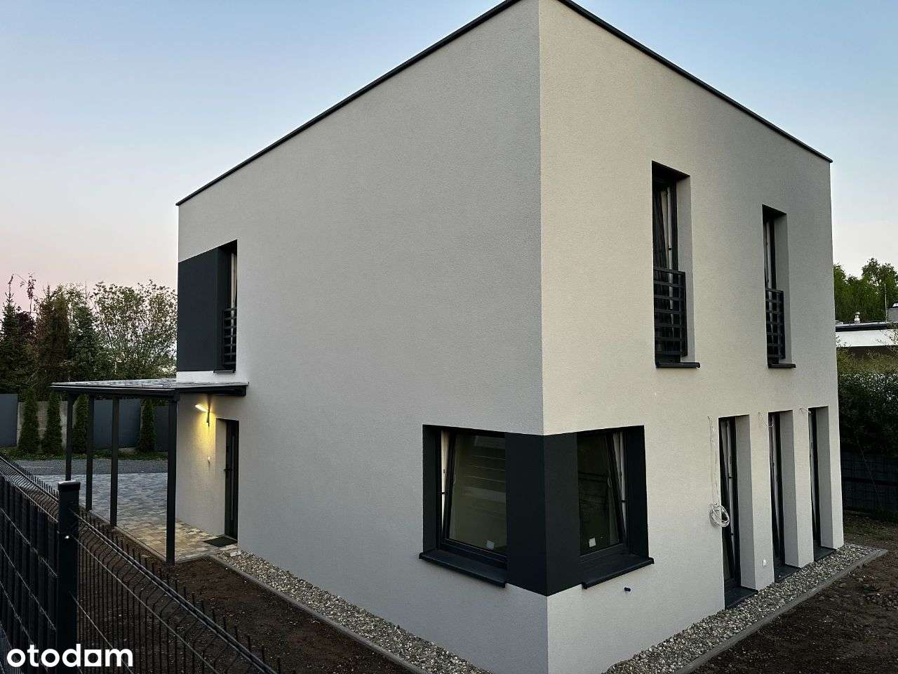 Dom w Rybniku przy ul. Ujejskiego (Okrzeszyniec). - Pełny obrazek: 4/8