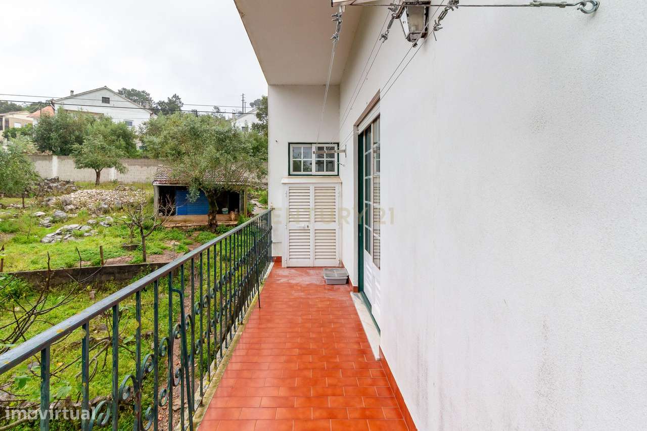 Prédio com 2 apartamentos+garagem+terreno-27