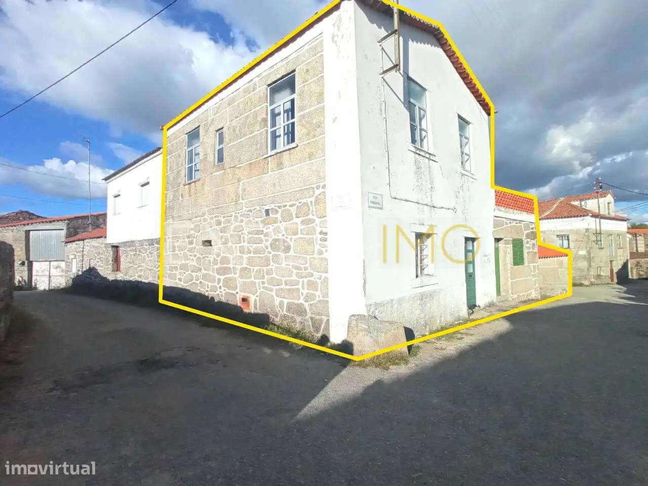 MORADIA DE ALDEIA, com anexos e quintal próximo - Grande imagem: 3/25