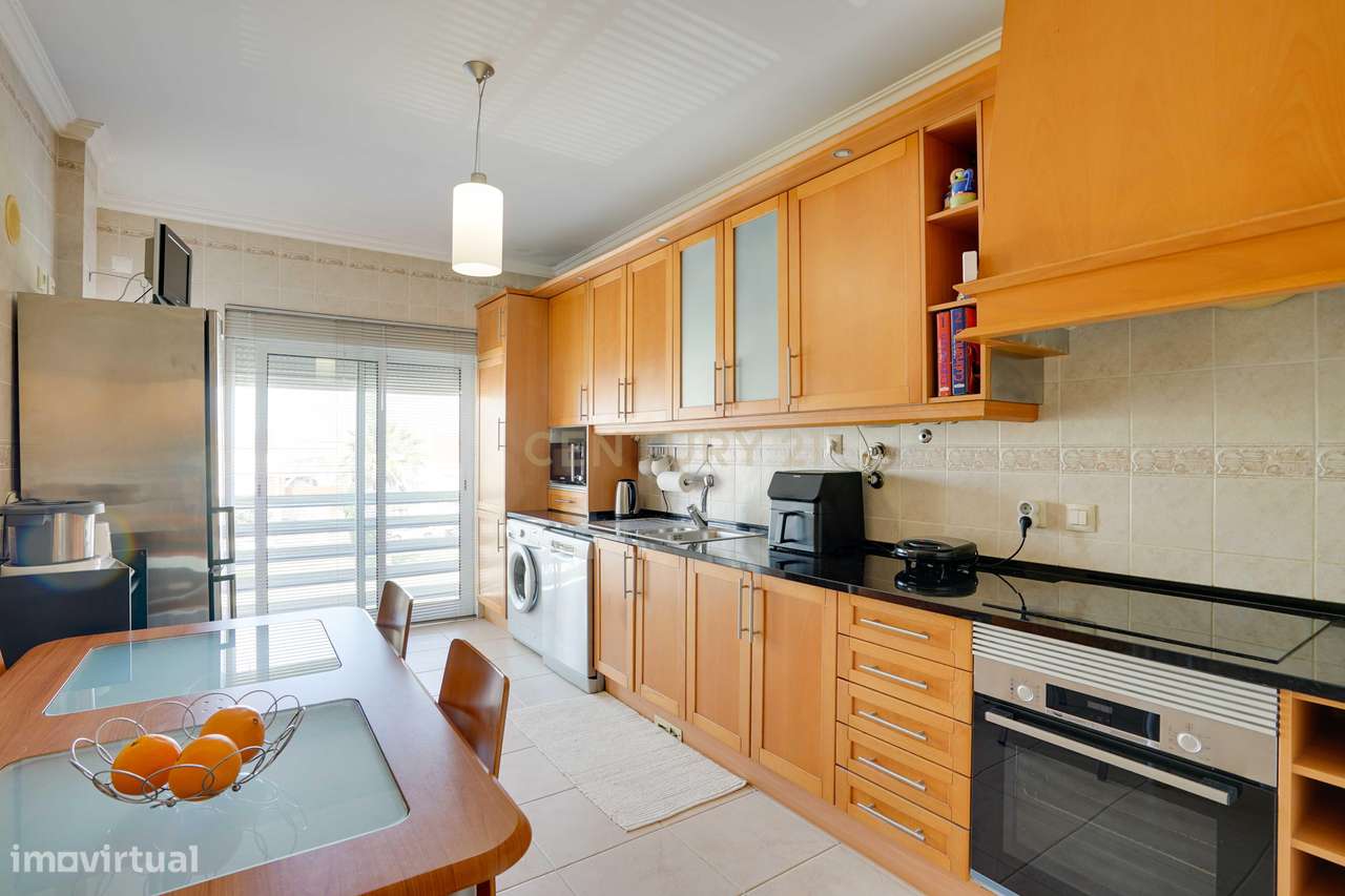 Apartamento T3 Excelentes áreas-4