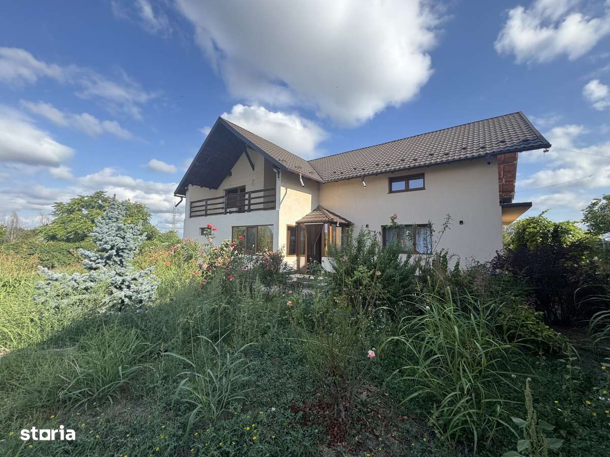 Casă în Pitești Str.Emanoil Barzotescu - Imagine principală: 1/11