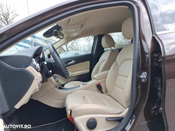 Mercedes-Benz GLA 200 d 4MATIC Aut. - 10