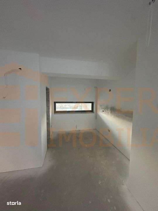 Vila deosebita de vanzare - zona Mamaia Nord pe malul lacului - Imagine principală: 4/15