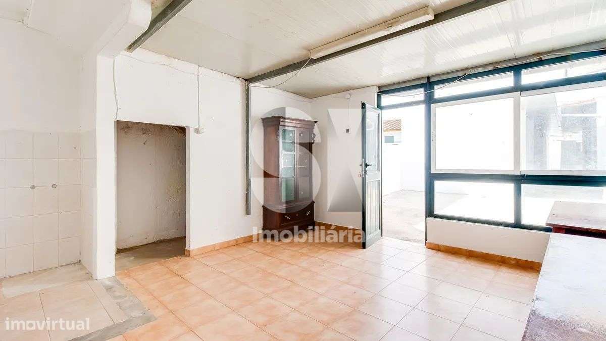 Moradia T5 | boxes para cavalos | Golegã-10