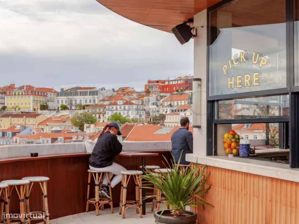 Refúgio de Design e Luz na Praça Dom Luís I - Onde o Rio encontra a...-25
