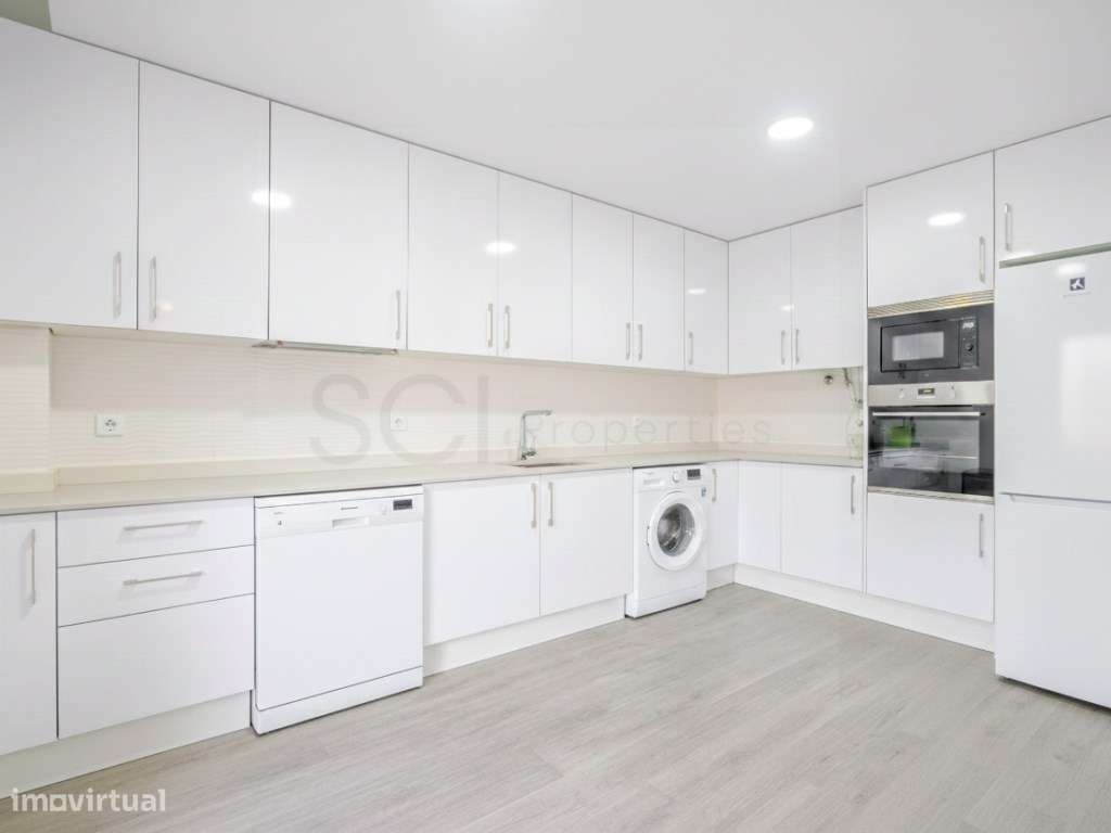 Apartamento T2 Garagem e Arrecadação Sobreda-11
