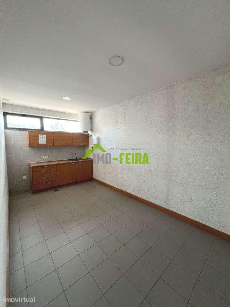 Pavilhão industrial , Fiães-17