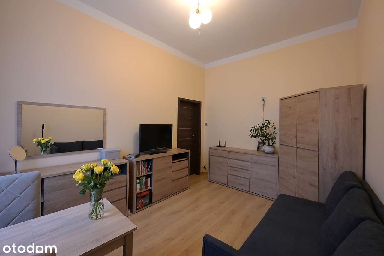 3-pokojowe mieszkanie w Śródmieściu blisko Fabryki Wody - Pełny obrazek: 2/17