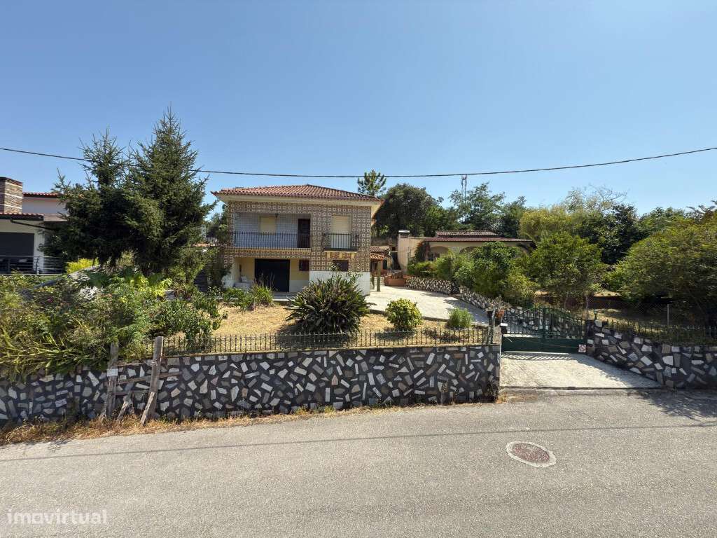 Moradia Isolada M3  com terreno e  garagem em zona dos Carvalhais - Grande imagem: 1/15