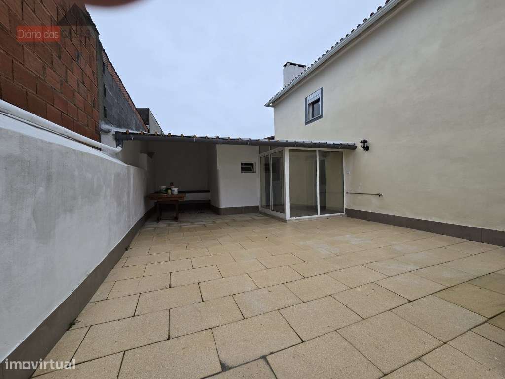 Moradia Bi-Familiar T4 em São Martinho de Árvore - Grande imagem: 3/21