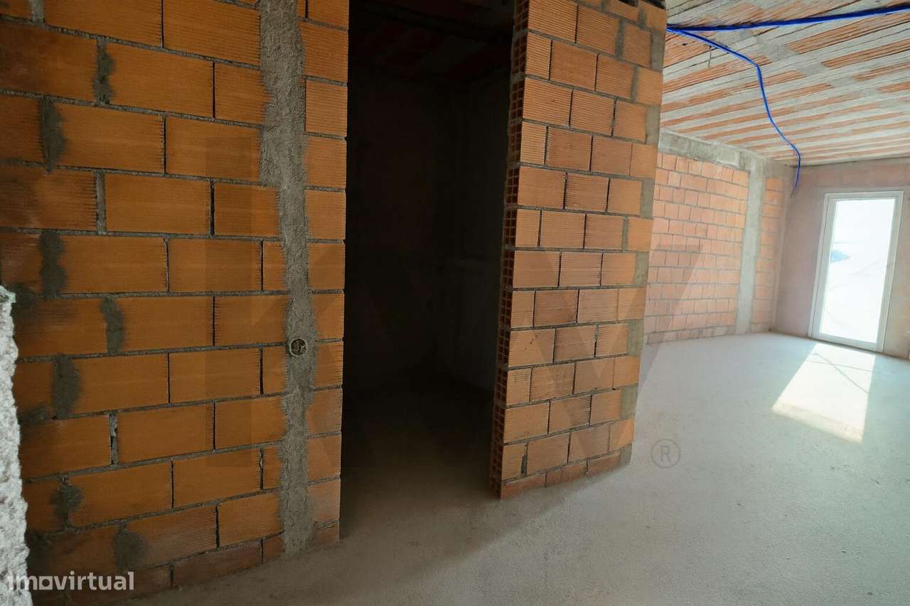 Apartamento T0 (Fraçao D) área bruta 52,4m2, área útil 34,75m2  – Rua - Grande imagem: 5/5