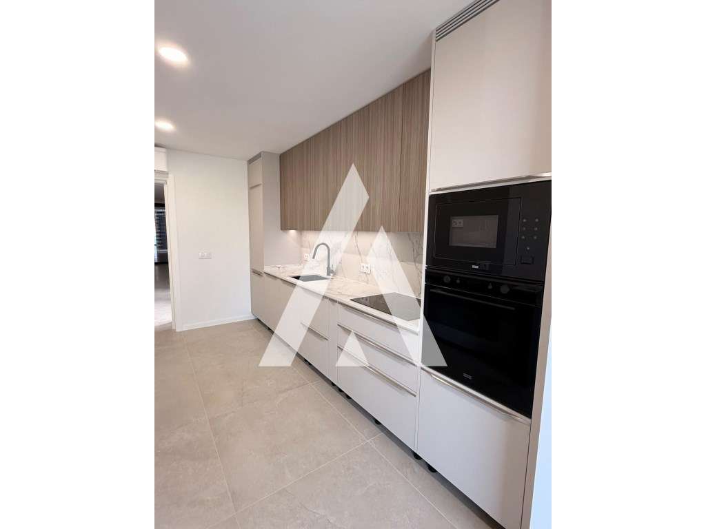 Moradia T4 nas Agras do Crasto em Aradas. - Grande imagem: 2/20