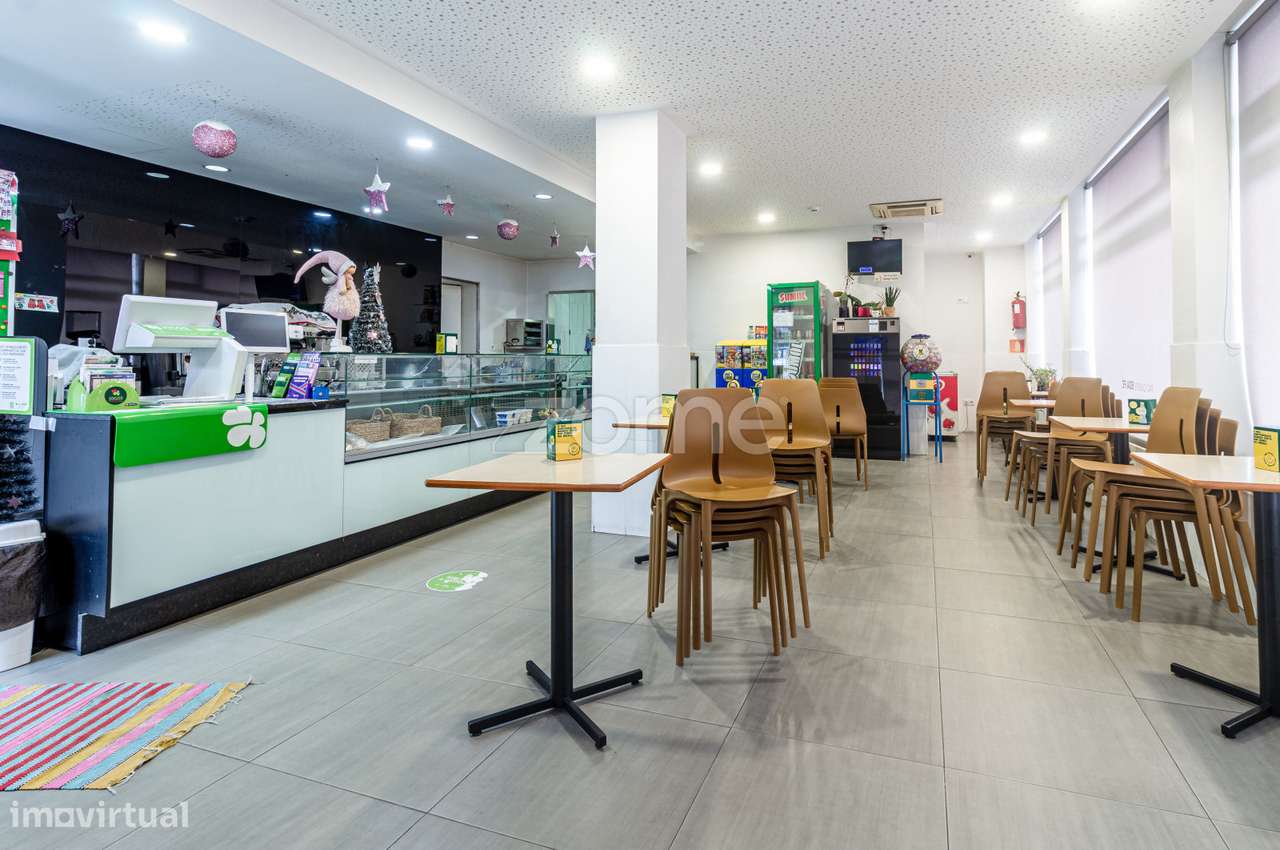 Confeitaria com Fabrico Próprio, em Rio Tinto-1