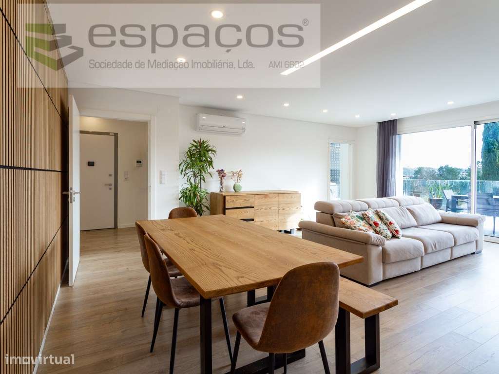 T3 com Terraço amplo e orientação solar a sul e vista desafogada.-30