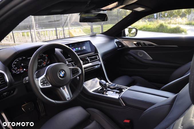 BMW Seria 8 M850i xDrive - 13