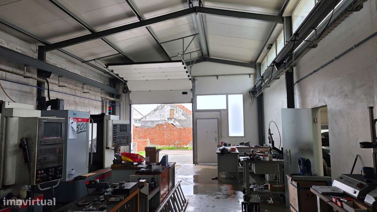 Armazém de 300m² com parqueamento,  em Marinha Grande - Grande imagem: 3/8