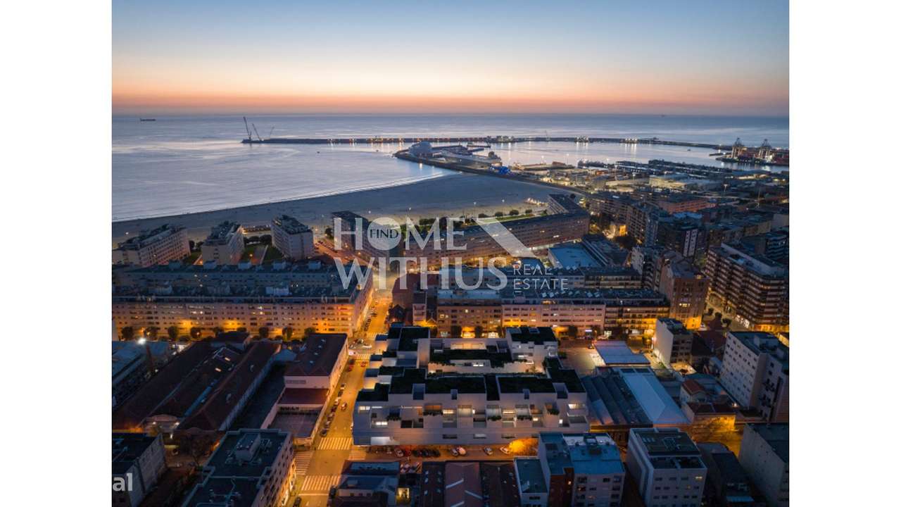 PENTHOUSE T4 em Matosinhos Sul-16