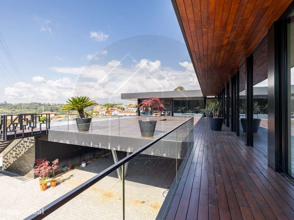 Moradia T6, térrea contemporânea, piscina, terraços e jardim junto ... - Grande imagem: 5/51