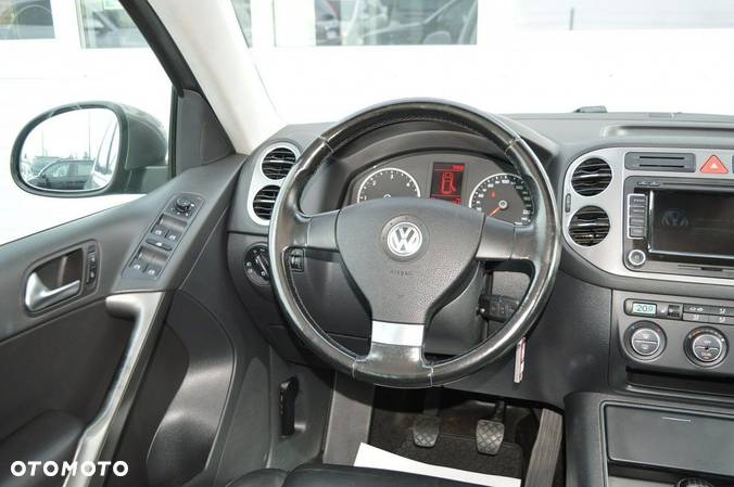 Volkswagen Tiguan - 19