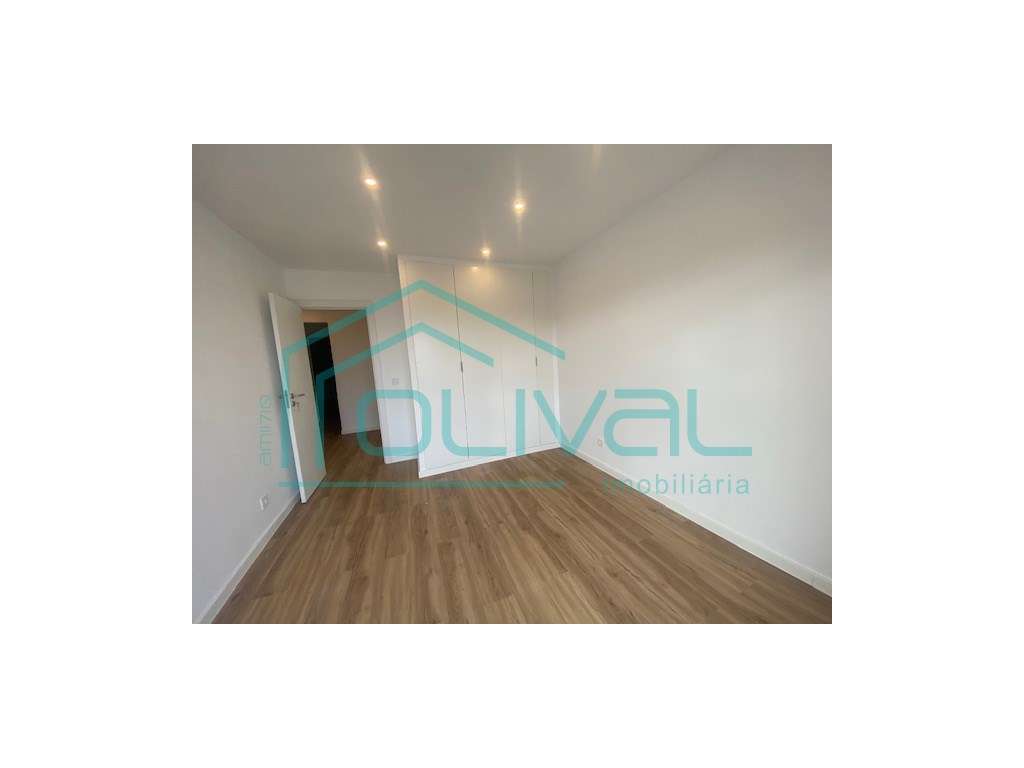 Apartamento T2 à venda na Rua Campos Monteiro-9