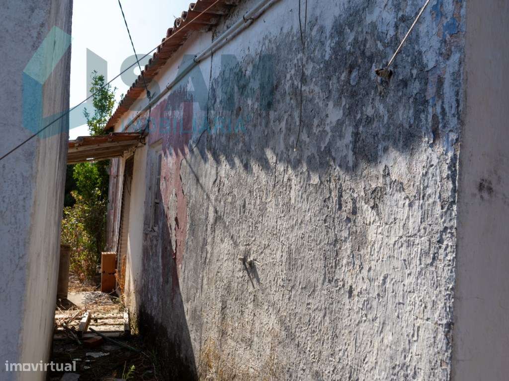 Moradia Térrea para Restauro | Terreno de malha urbana com 9.004 m²-22