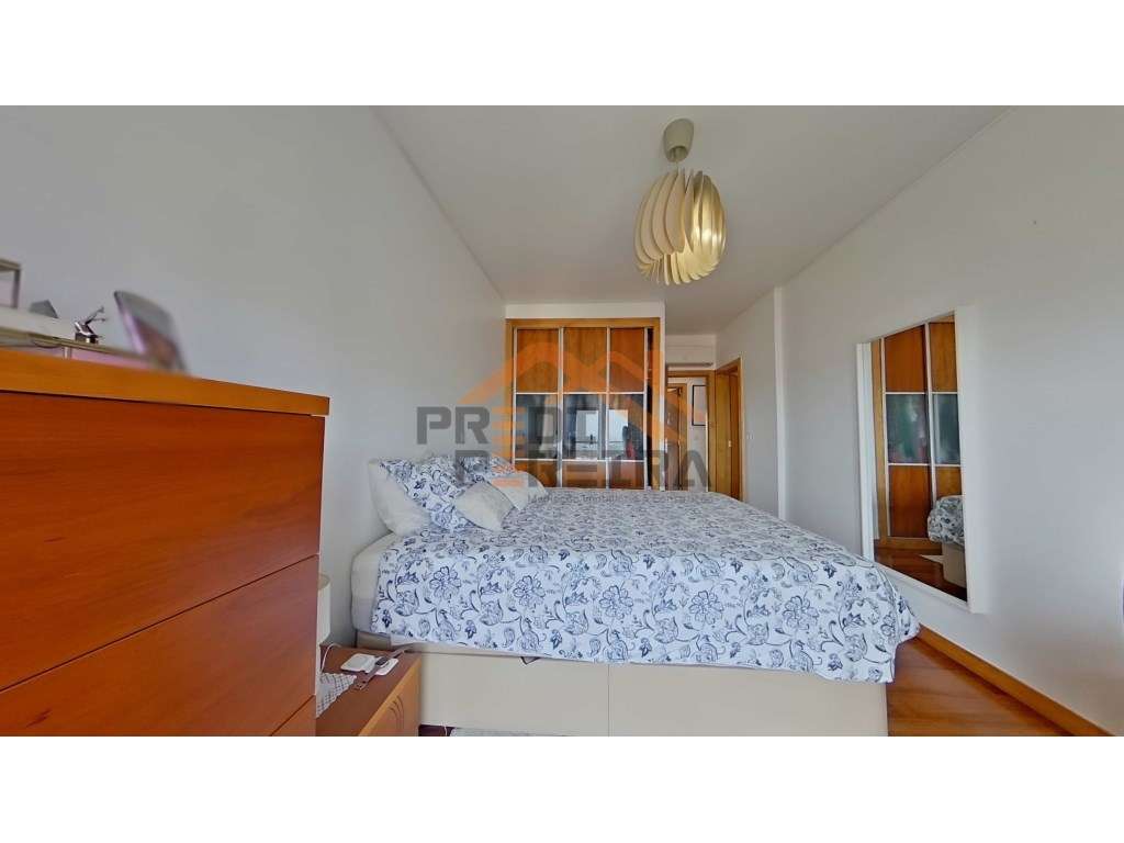 Situado na Urb. Jardim da Amoreira, Exclusivo T2 com vista desafoga...-20