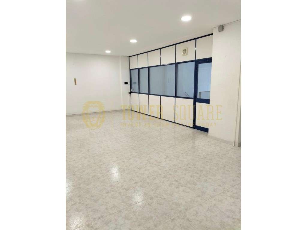 Armazém Remodelado | 246 m² | Excelente Oportunidade de Investimento - Grande imagem: 5/9