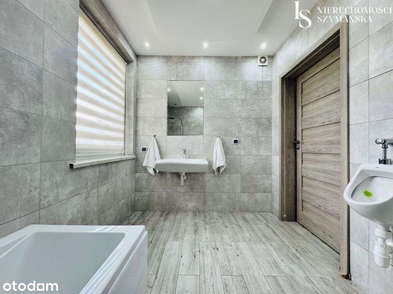 Przestronny dom parterowy z poddaszem użytkowym –-12