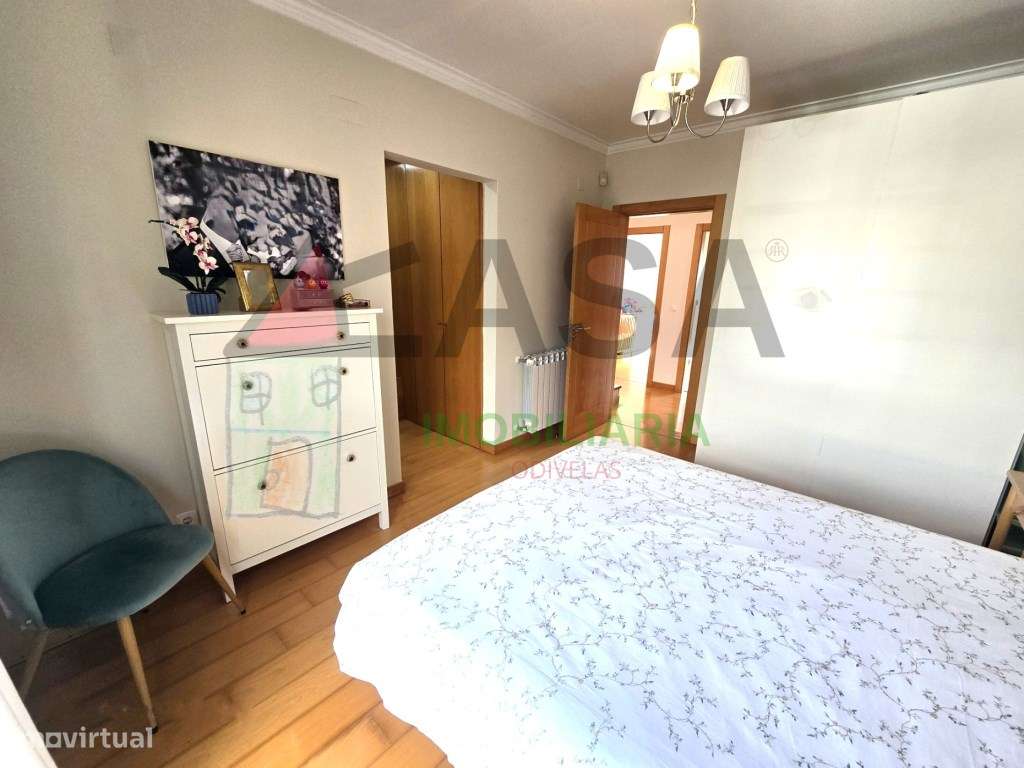 Moradia T4 com Terraço e Vista Desafogada em Loures-32