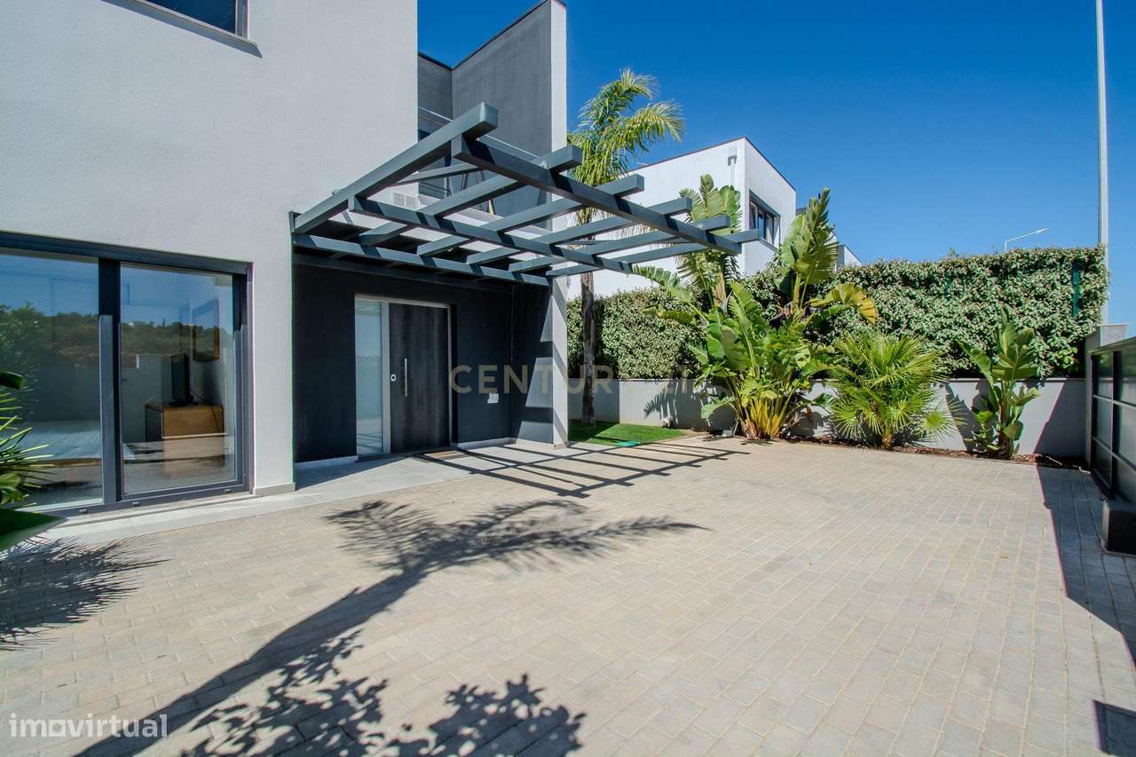 Moderna Moradia T3 +1 com Piscina em Algoz, Silves - Grande imagem: 4/60
