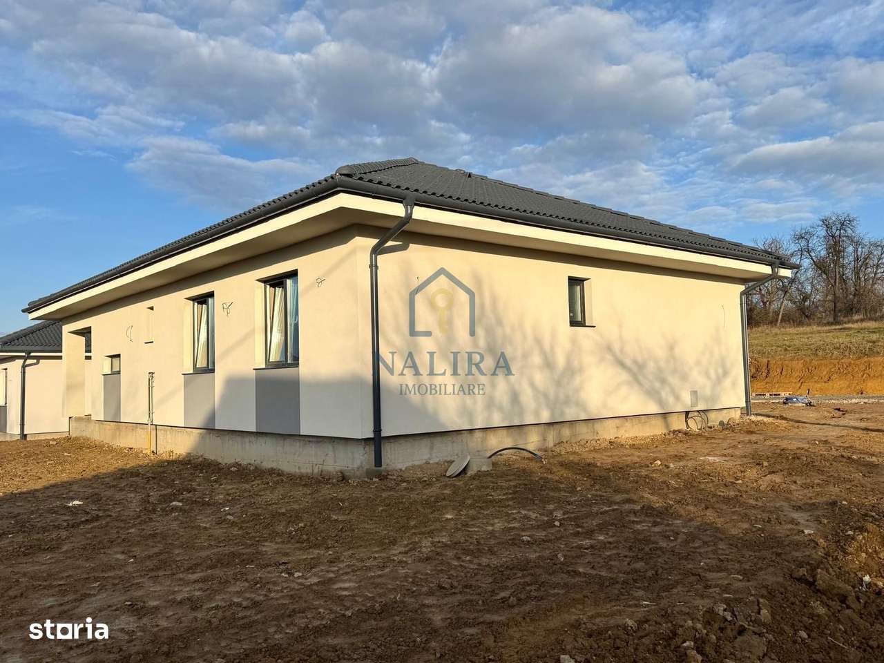 Casa de vanzare Satu Nou de Jos cu priveliste - zona retrasa-3