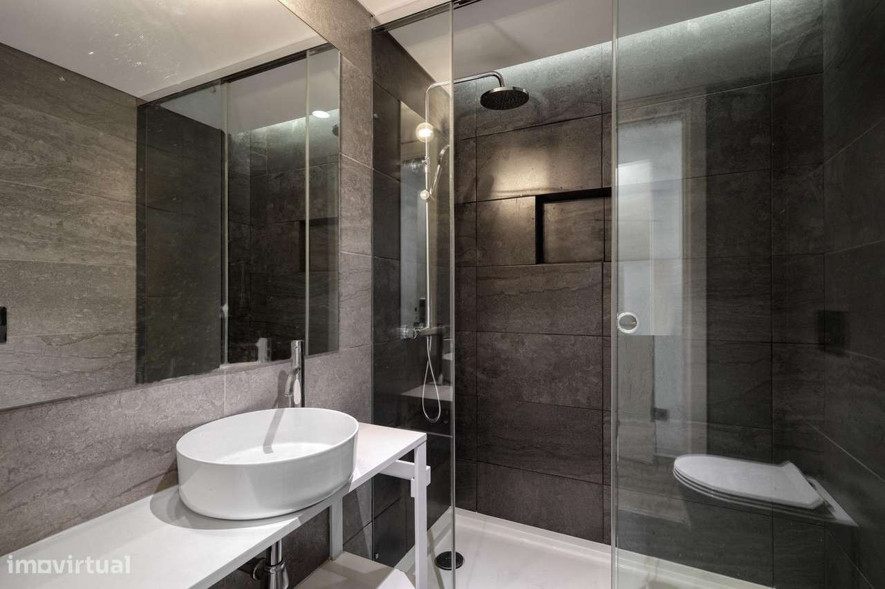 Edifício Renovado no Coração da Graça, Lisboa-13