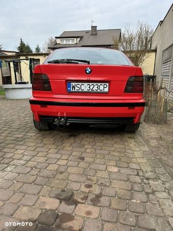 BMW Seria 3 323i - 5